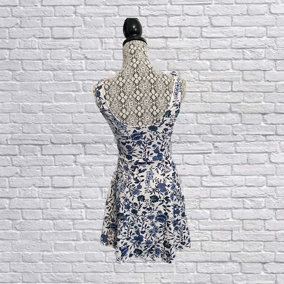 Divided White and Blue Floral Dress - Picture 2 of 5